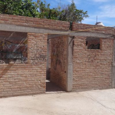 CASA EN VILLA JARDIN, A 400 MTS. DEL BLVD. ALEMAN, A PRECIO DE TERRENO.