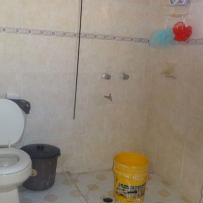 CASA EN VILLA JARDIN, A 400 MTS. DEL BLVD. ALEMAN, A PRECIO DE TERRENO.