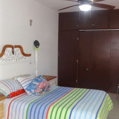 Casa Amplia en Esquina, 2 Plantas, San Felípe, Cerca de la Av. Bravo y Periférico