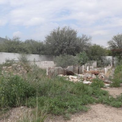 Terreno con Oficina, Totalmente Bardeado Col. San Isidro, Lerdo, Dgo.,