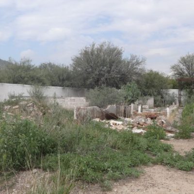 Terreno con Oficina, Totalmente Bardeado Col. San Isidro, Lerdo, Dgo.,