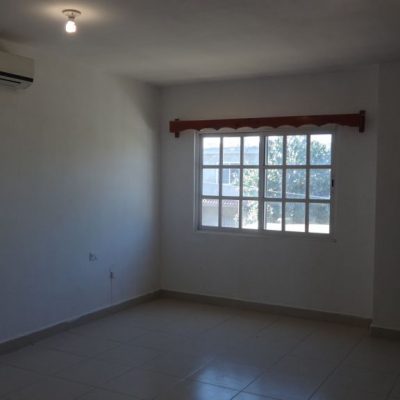 Casa 2 plantas,  en Cerrada Villa San Jose, cerca Aeropuerto y las Etnias.