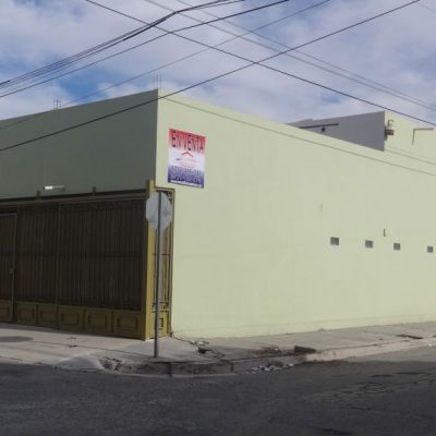 Casa Amplia en Esquina, 2 Plantas, San Felípe, Cerca de la Av. Bravo y Periférico