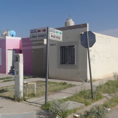 Casa en Esquina, Loma Real ,cerca de la UAD Torreón e IMSS 90