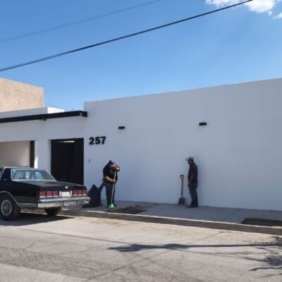 Casa amplia, Ideal para Oficina o Clinica, Col. Amp. los Angeles, a 100 mts. Plaza del Eco.
