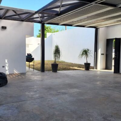 Casa amplia, Ideal para Oficina o Clinica, Col. Amp. los Angeles, a 100 mts. Plaza del Eco.