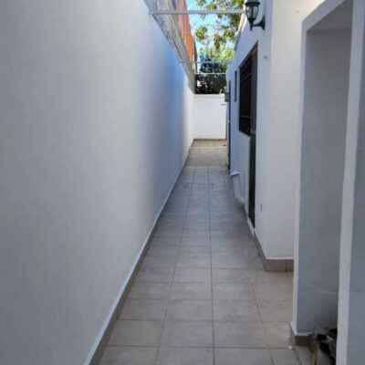Casa amplia, Ideal para Oficina o Clinica, Col. Amp. los Angeles, a 100 mts. Plaza del Eco.