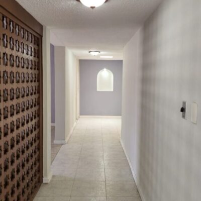 Casa amplia, Ideal para Oficina o Clinica, Col. Amp. los Angeles, a 100 mts. Plaza del Eco.