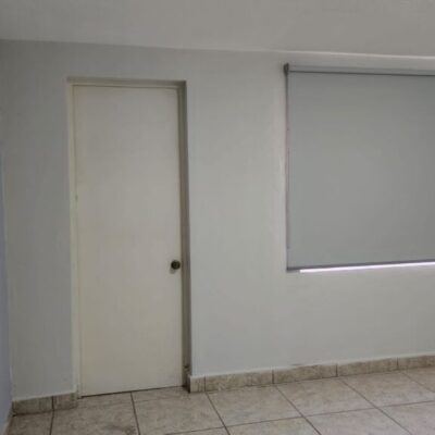 Casa amplia, Ideal para Oficina o Clinica, Col. Amp. los Angeles, a 100 mts. Plaza del Eco.