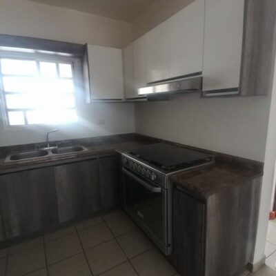 Casa en Renta, 2 plantas, 3 recamaras , Cda. Stanza, Fracc. Terrabella