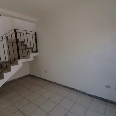 Casa en Renta, 2 plantas, 3 recamaras , Cda. Stanza, Fracc. Terrabella