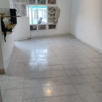 Casa Col. Victoria, Av. principal, cerca del mercado alianza, recien remodelada.
