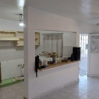 Casa Col. Victoria, Av. principal, cerca del mercado alianza, recien remodelada.