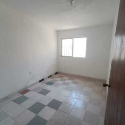 Casa Col. Victoria, Av. principal, cerca del mercado alianza, recien remodelada.
