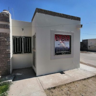 Casa en Esquina, Loma Real ,cerca de la UAD Torreón e IMSS 90