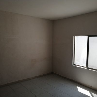 Casa Seminueva Col. Carmen Romano, a 100 mts. de Calz. Div. del norte, cerca de Hosp. Angeles, Tec. de Mty.