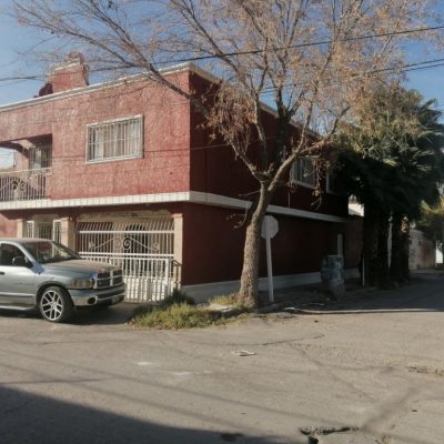 Casa 2 Plantas en Esquina, cerca del Al súper, y 50 mts. av. Allende, Col. Nueva California