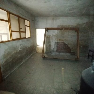 Casa como Terreno, Col. Revolución, Casi frente a IMSS de Gomez Palacio, Dgo.  e ISSSTE