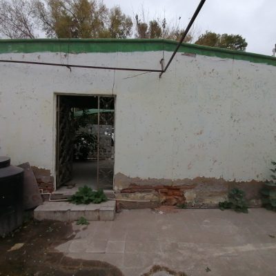 Casa como Terreno, Col. Revolución, Casi frente a IMSS de Gomez Palacio, Dgo.  e ISSSTE