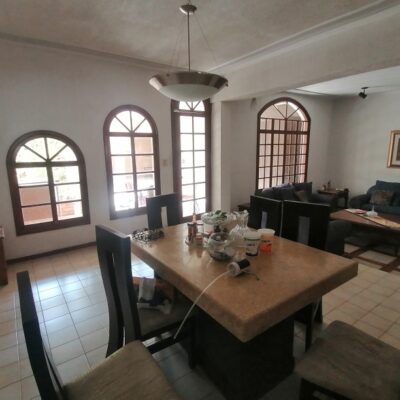 Casa Col. Nueva Los Ángeles, a media cuadra de la plaza y Col. Echavarria.