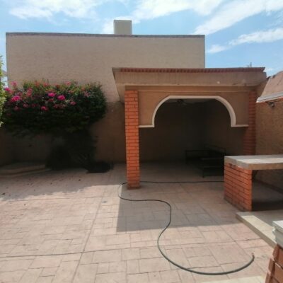 Casa Col. Nueva Los Ángeles, a media cuadra de la plaza y Col. Echavarria.