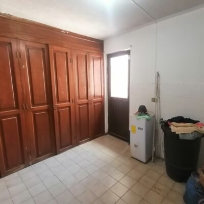 Casa Col. Nueva Los Ángeles, a media cuadra de la plaza y Col. Echavarria.