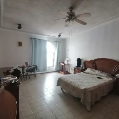 Casa Col. Nueva Los Ángeles, a media cuadra de la plaza y Col. Echavarria.