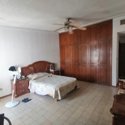 Casa Col. Nueva Los Ángeles, a media cuadra de la plaza y Col. Echavarria.