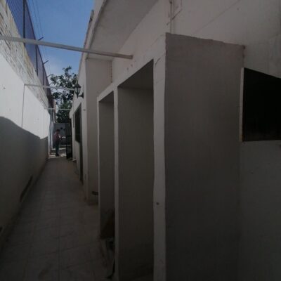 Casa amplia, Ideal para Oficina o Clinica, Col. Amp. los Angeles, a 100 mts. Plaza del Eco.