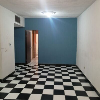 Casa en Venta, 2 Plantas, Fracc. Roma, a 100 Metros del Tec de Mty.