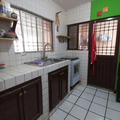 Casa en Venta, 2 Plantas, Fracc. Roma, a 100 Metros del Tec de Mty.
