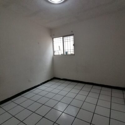 Casa en Venta, 2 Plantas, Fracc. Roma, a 100 Metros del Tec de Mty.