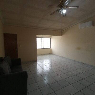 Casa en Venta, 2 Plantas, Fracc. Roma, a 100 Metros del Tec de Mty.