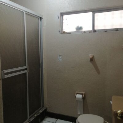Casa en Venta, 2 Plantas, Fracc. Roma, a 100 Metros del Tec de Mty.