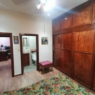Residencia 2 Pisos, Opción a Departamento en planta Alta,  en Villa Jardín Lerdo Dgo., con Alberca.
