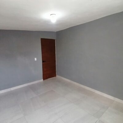 Casa totalmente remodelada en esquina, valle Oriente, a 100 Mts. del Blvd. Revolución.
