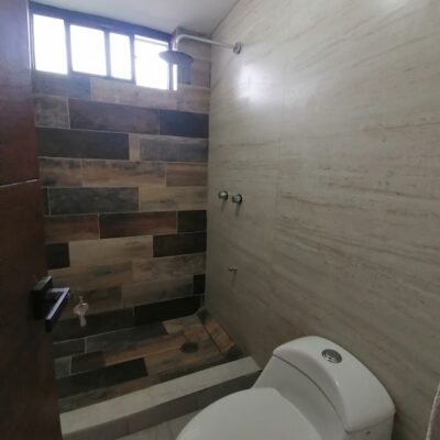 Casa totalmente remodelada en esquina, valle Oriente, a 100 Mts. del Blvd. Revolución.