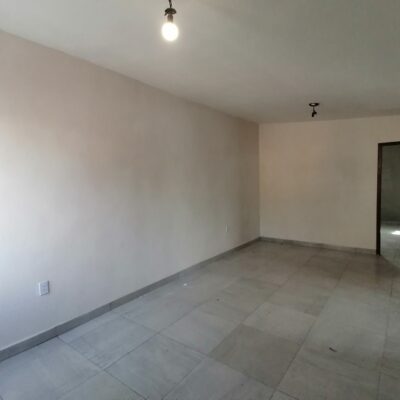 Casa totalmente remodelada en esquina, valle Oriente, a 100 Mts. del Blvd. Revolución.