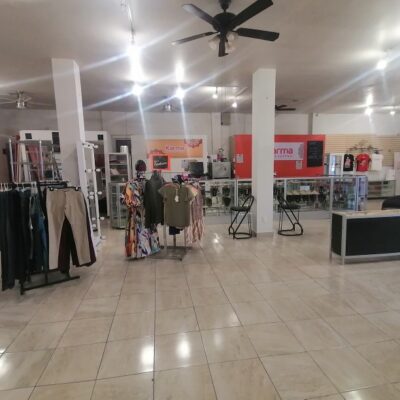 Local Comercial en Renta, Esquina, 2 Plantas, Magnifica Ubicación Gómez Palacio Centro.