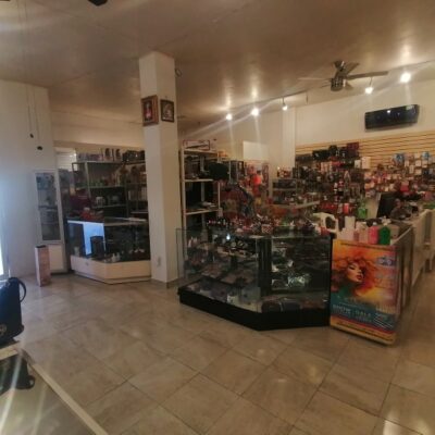 Local Comercial en Renta, Esquina, 2 Plantas, Magnifica Ubicación Gómez Palacio Centro.