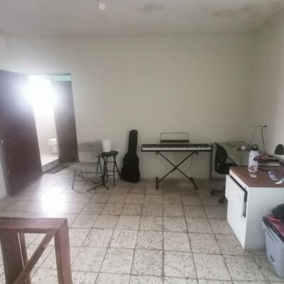 Casa en esquina 2 Plantas, ideal para Negocio, a una cuadra de la clínica IMSS 66.