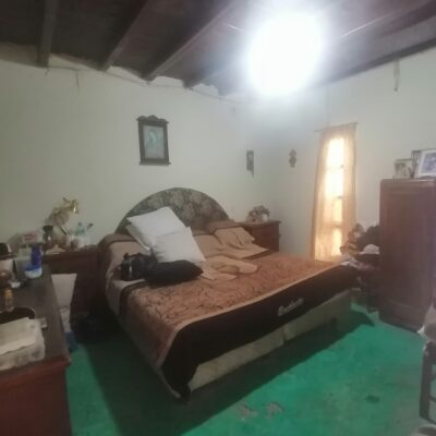 Casa en esquina 2 Plantas, ideal para Negocio, a una cuadra de la clínica IMSS 66.