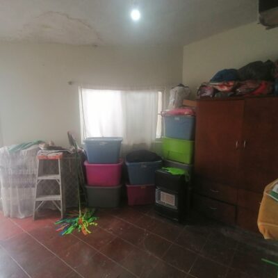 Casa en esquina 2 Plantas, ideal para Negocio, a una cuadra de la clínica IMSS 66.