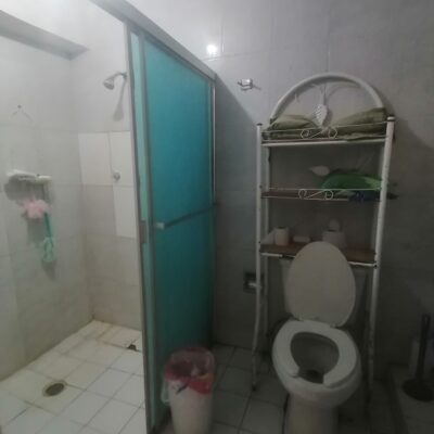 Casa en esquina 2 Plantas, ideal para Negocio, a una cuadra de la clínica IMSS 66.