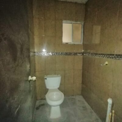 Casa Amplia de 2 Plantas, Joyas del Desierto, a 3 cuadras del periferico.