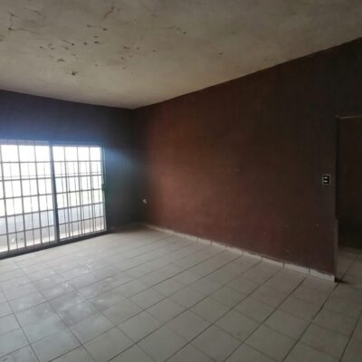 Casa Amplia de 2 Plantas, Joyas del Desierto, a 3 cuadras del periferico.