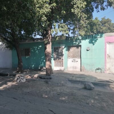 Casa con departamento, Col. Aviacion, Terreno 300m2..
