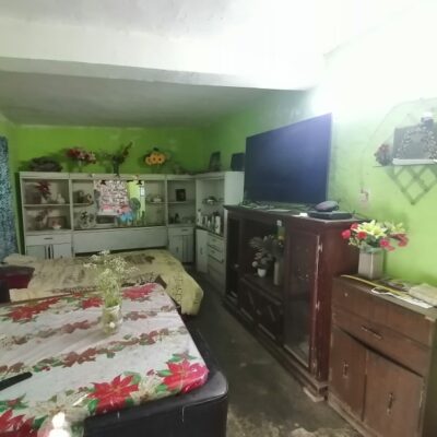 Casa con departamento, Col. Aviacion, Terreno 300m2..