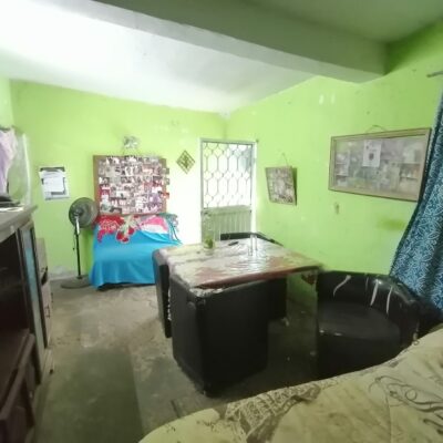 Casa con departamento, Col. Aviacion, Terreno 300m2..