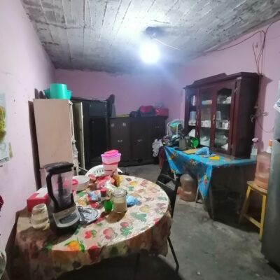Casa con departamento, Col. Aviacion, Terreno 300m2..